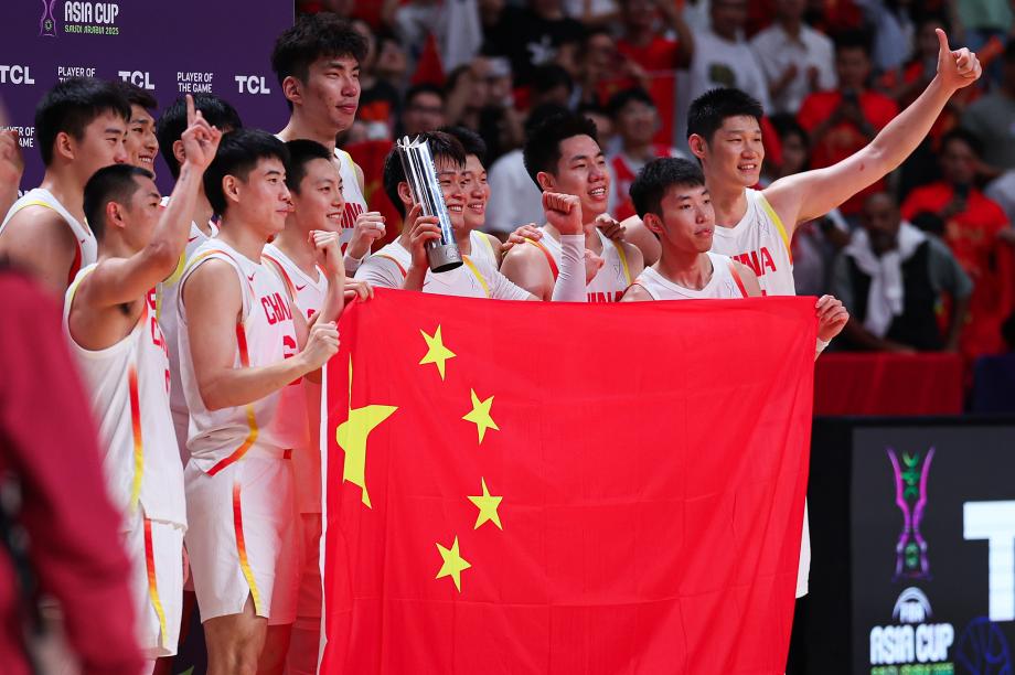[图]亚洲杯-赵睿24+6全队5东谈主上双 中国男篮挺进决赛